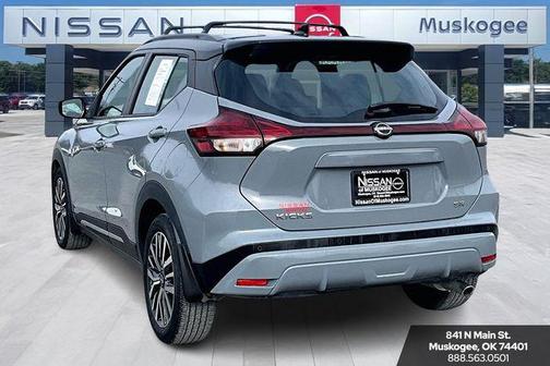 2023 Nissan Kicks SR