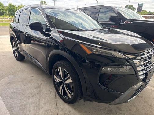 Super Black 2026 Nissan Rogue SL