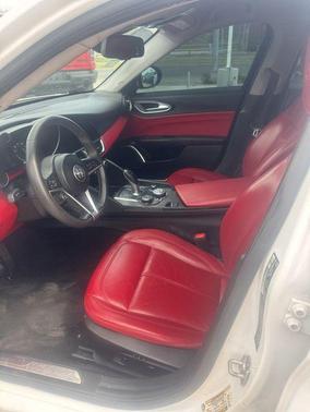 2019 Alfa Romeo Giulia Sport