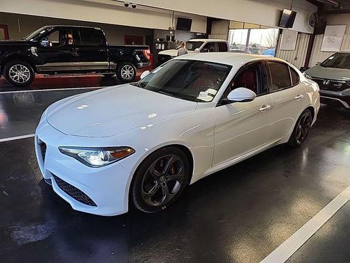 White 2019 Alfa Romeo Giulia Base