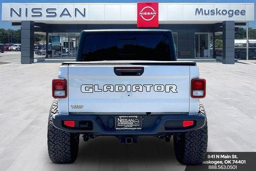 Bright White Clearcoat 2022 Jeep Gladiator Overland