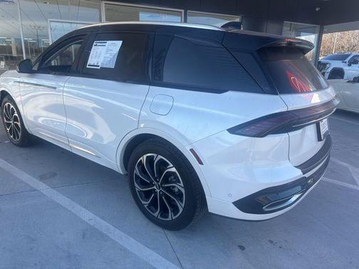 2024 Lincoln Nautilus Reserve