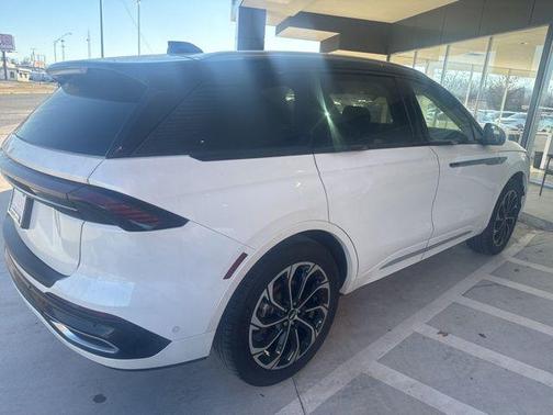 2024 Lincoln Nautilus Reserve