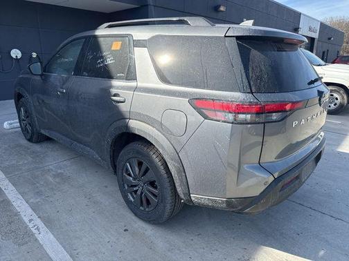 2024 Nissan Pathfinder SV 4WD