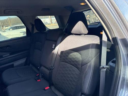 2024 Nissan Pathfinder SV 4WD