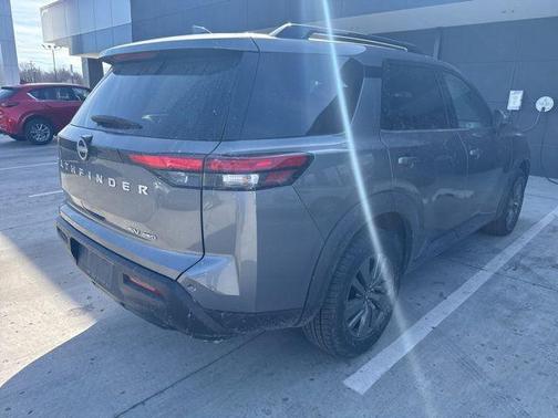 2024 Nissan Pathfinder SV 4WD