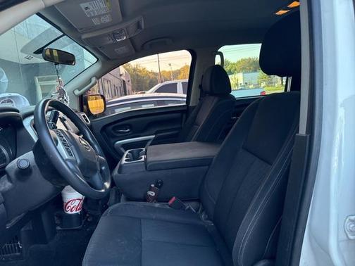 2019 Nissan Titan SV