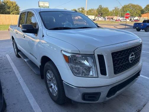2019 Nissan Titan SV