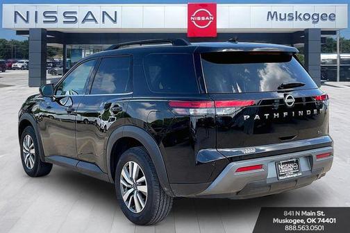 Super Black 2026 Nissan Pathfinder SL