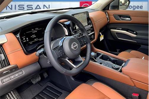 2025 Nissan Pathfinder Platinum 4WD
