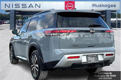 2025 Nissan Pathfinder Platinum 4WD