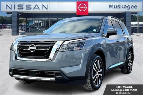 2025 Nissan Pathfinder Platinum 4WD