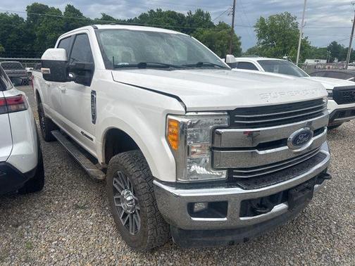 White Platinum Clearcoat Metallic 2017 Ford F-250 Lariat