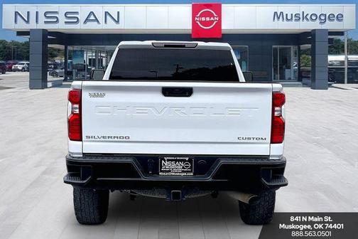 Summit White 2022 Chevrolet Silverado 2500 Custom