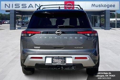2022 Nissan Pathfinder Platinum 2WD