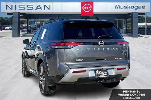 2022 Nissan Pathfinder Platinum 2WD