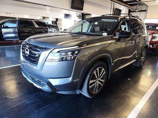 2022 Nissan Pathfinder Platinum 2WD