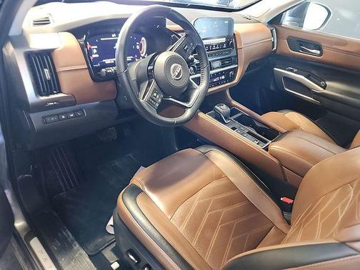 2022 Nissan Pathfinder Platinum 2WD