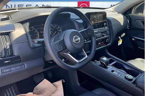 2025 Nissan Pathfinder S