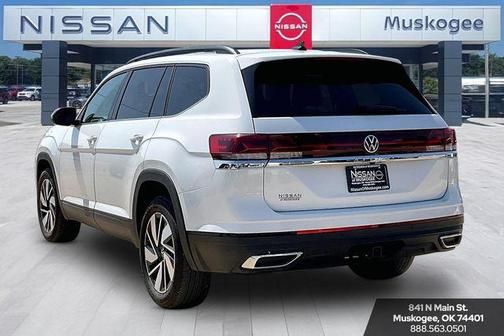White 2025 Volkswagen Atlas 2.0T SE w/Technology