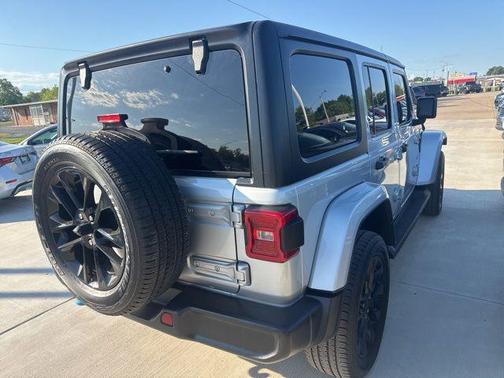 Silver Zynith Clearcoat 2022 Jeep Wrangler Unlimited 4xe Sahara