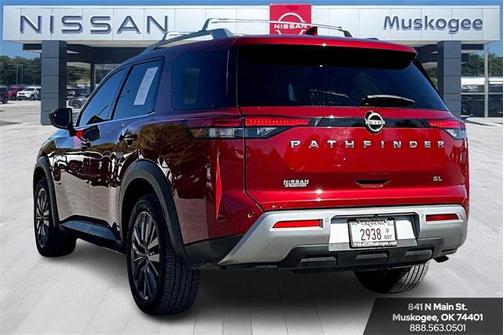 2023 Nissan Pathfinder SL FWD