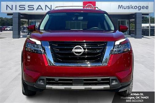 2023 Nissan Pathfinder SL FWD
