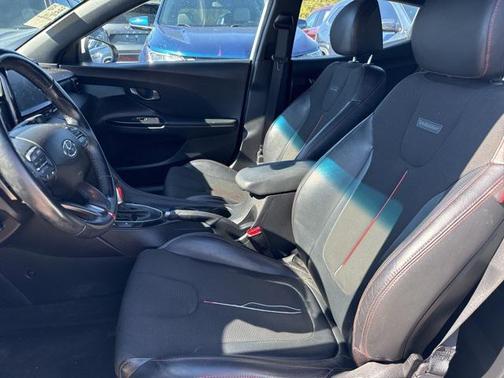 2020 Hyundai Veloster 2