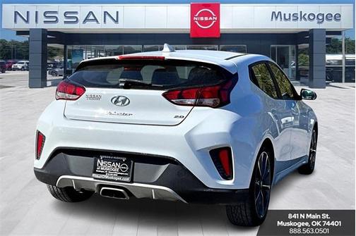 2020 Hyundai Veloster 2