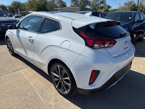 2020 Hyundai Veloster 2