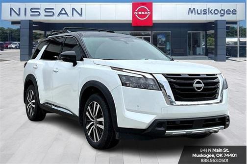 2025 Nissan Pathfinder Platinum 4WD
