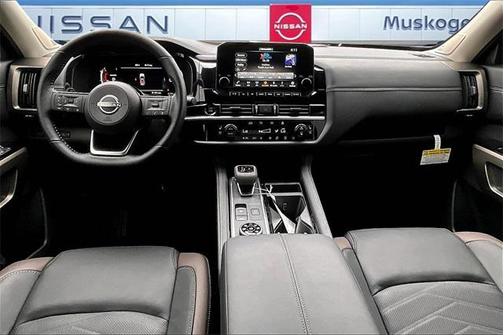 2025 Nissan Pathfinder Platinum 4WD