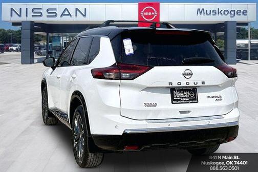 Everest White Pearl/Super Black 2026 Nissan Rogue Platinum
