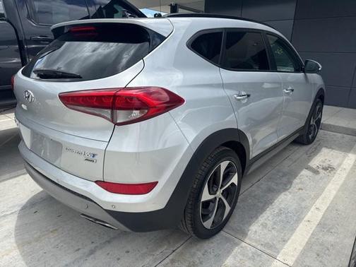 Molten Silver 2017 Hyundai TUCSON Limited