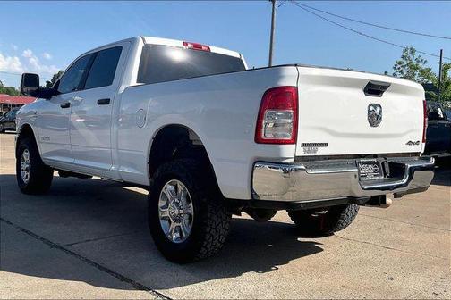 Bright White Clearcoat 2024 RAM 2500 Big Horn Crew Cab 4x4 6'4' Box