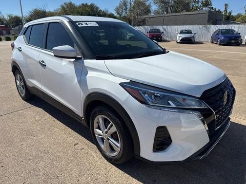 2022 Nissan Kicks S