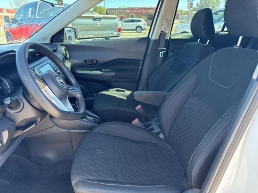 2022 Nissan Kicks S