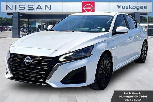 Pearl White Tricoat 2026 Nissan Altima 2.5 SV