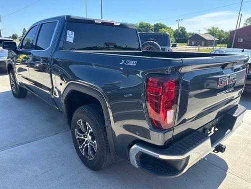 Dark Sky Metallic 2021 GMC Sierra 1500 SLE