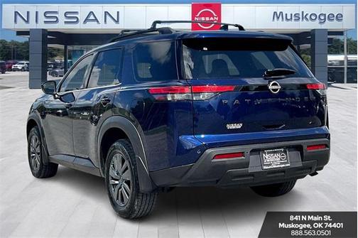 2025 Nissan Pathfinder SV 4WD