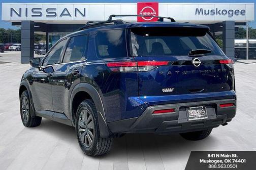 2025 Nissan Pathfinder SV 4WD