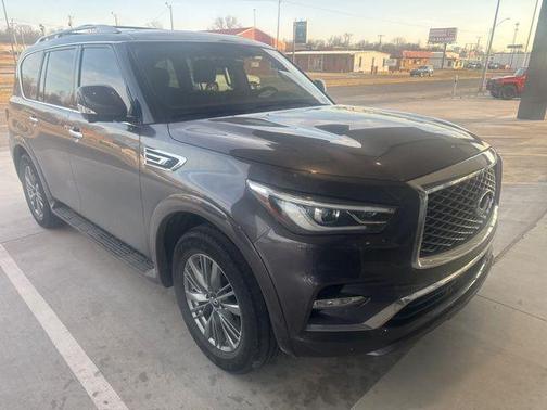 2022 INFINITI QX80 Luxe