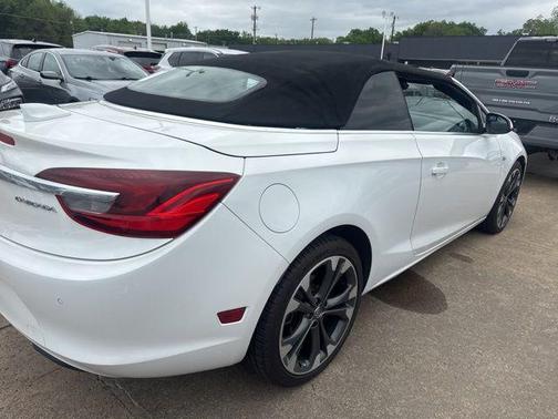 Summit White 2018 Buick Cascada Premium