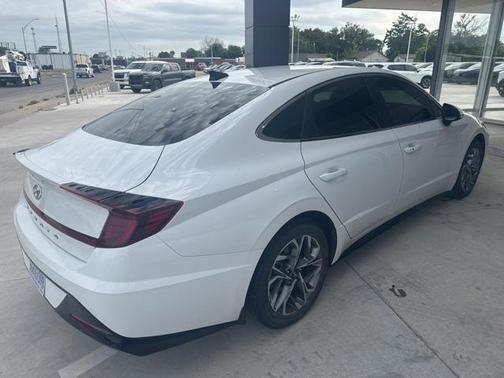 2022 Hyundai SONATA SEL