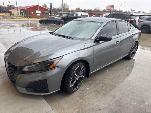 2023 Nissan Altima SR FWD