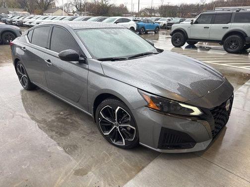 2023 Nissan Altima SR FWD