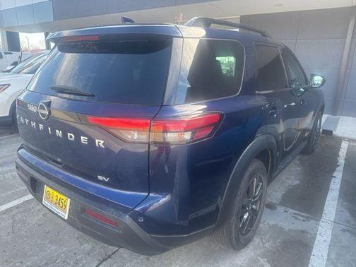 2022 Nissan Pathfinder SV 2WD