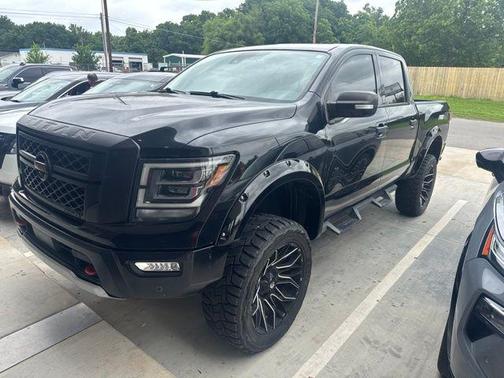 Super Black 2022 Nissan Titan PRO-4X