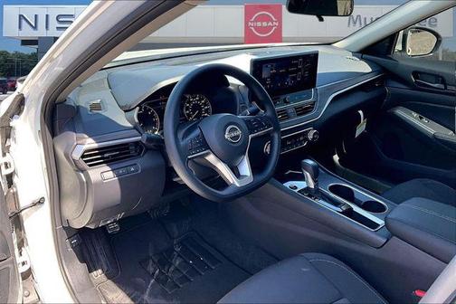 Pearl White Tricoat 2026 Nissan Altima 2.5 SV