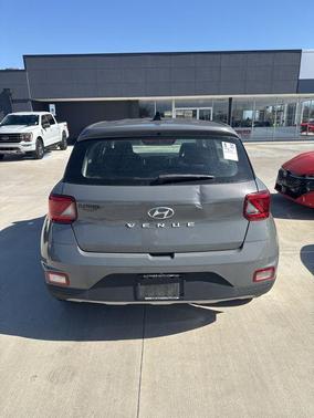 2022 Hyundai VENUE SE